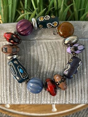cookie Lee chunky Beaded Stretch Bracelet with colorful multi textured beads